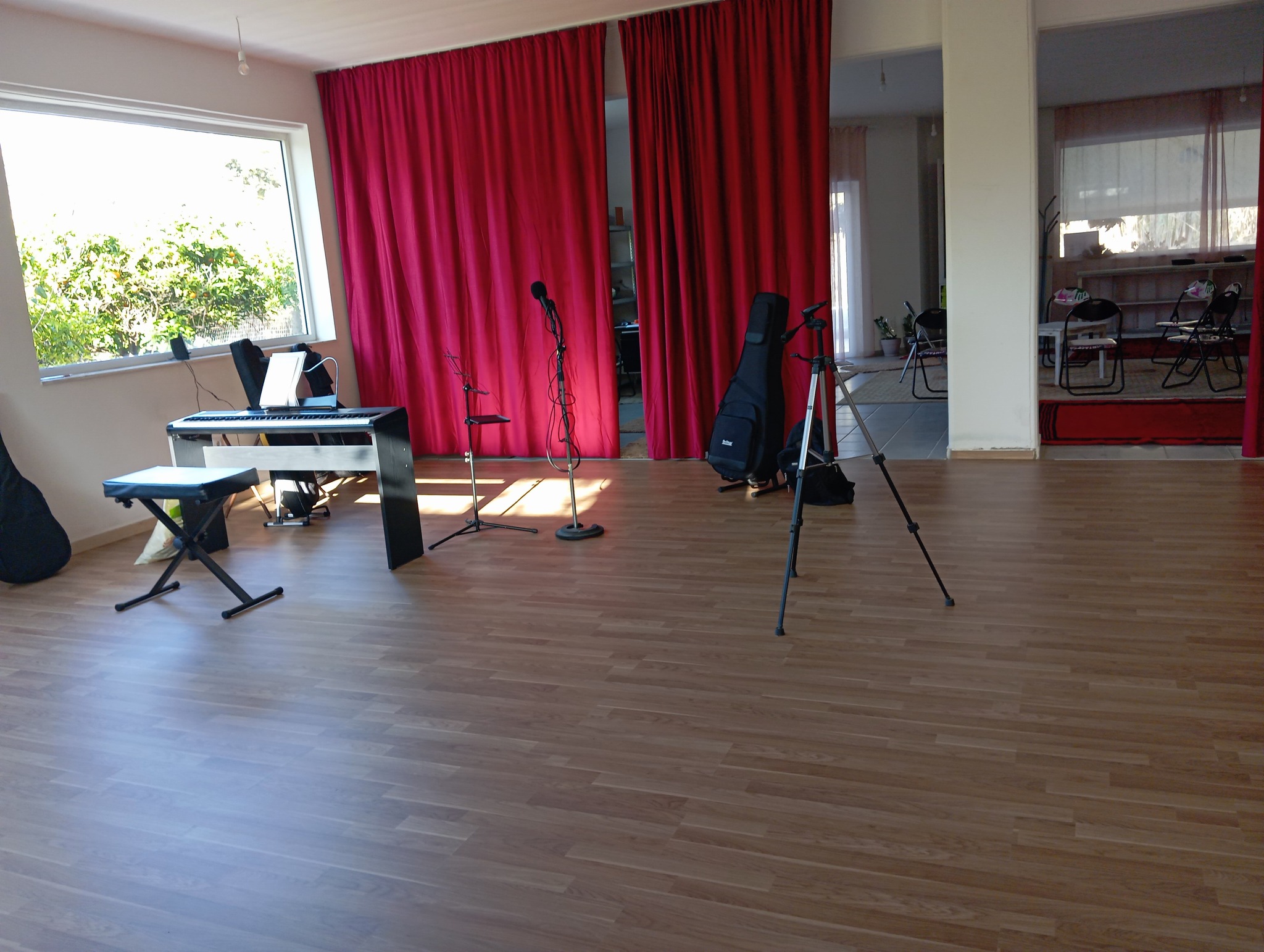 En Lefko Awareness Studio – Αίθουσα Δράσεων